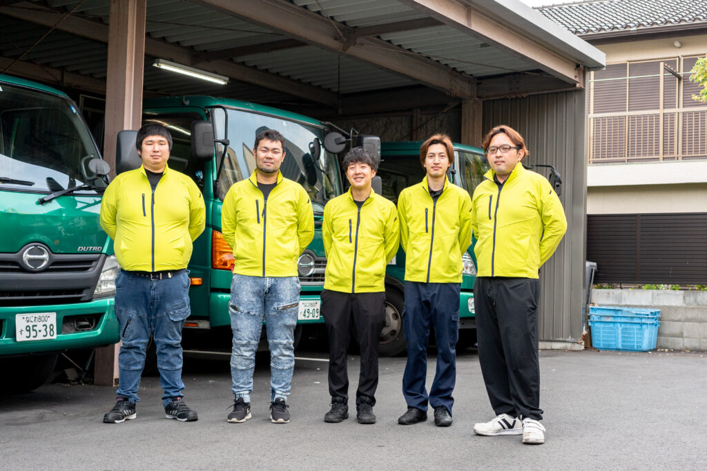 大泉衛生の廃棄物収集運搬車両