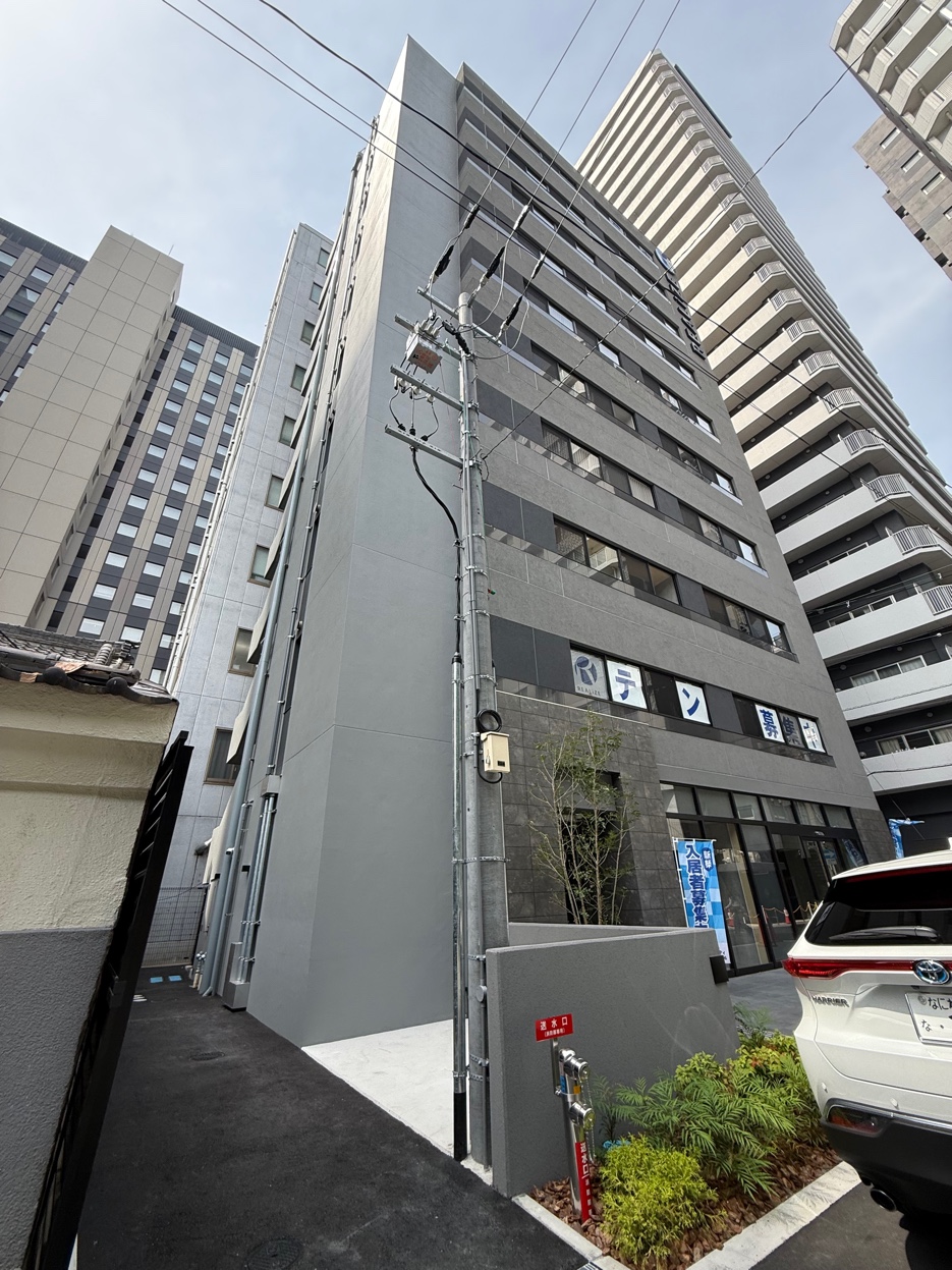 オフィスビル外観