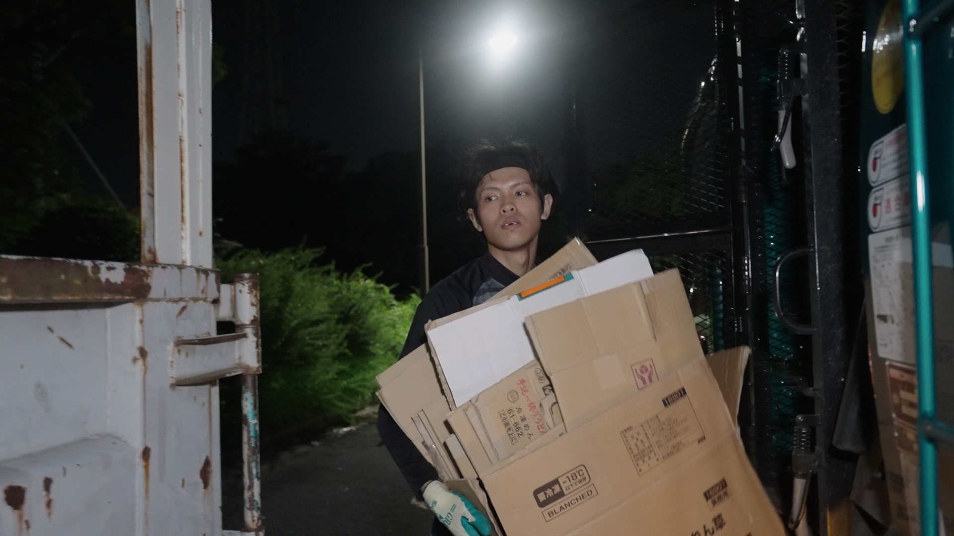 大阪市のゴミの分別｜大泉衛生のパッカー車による収集作業