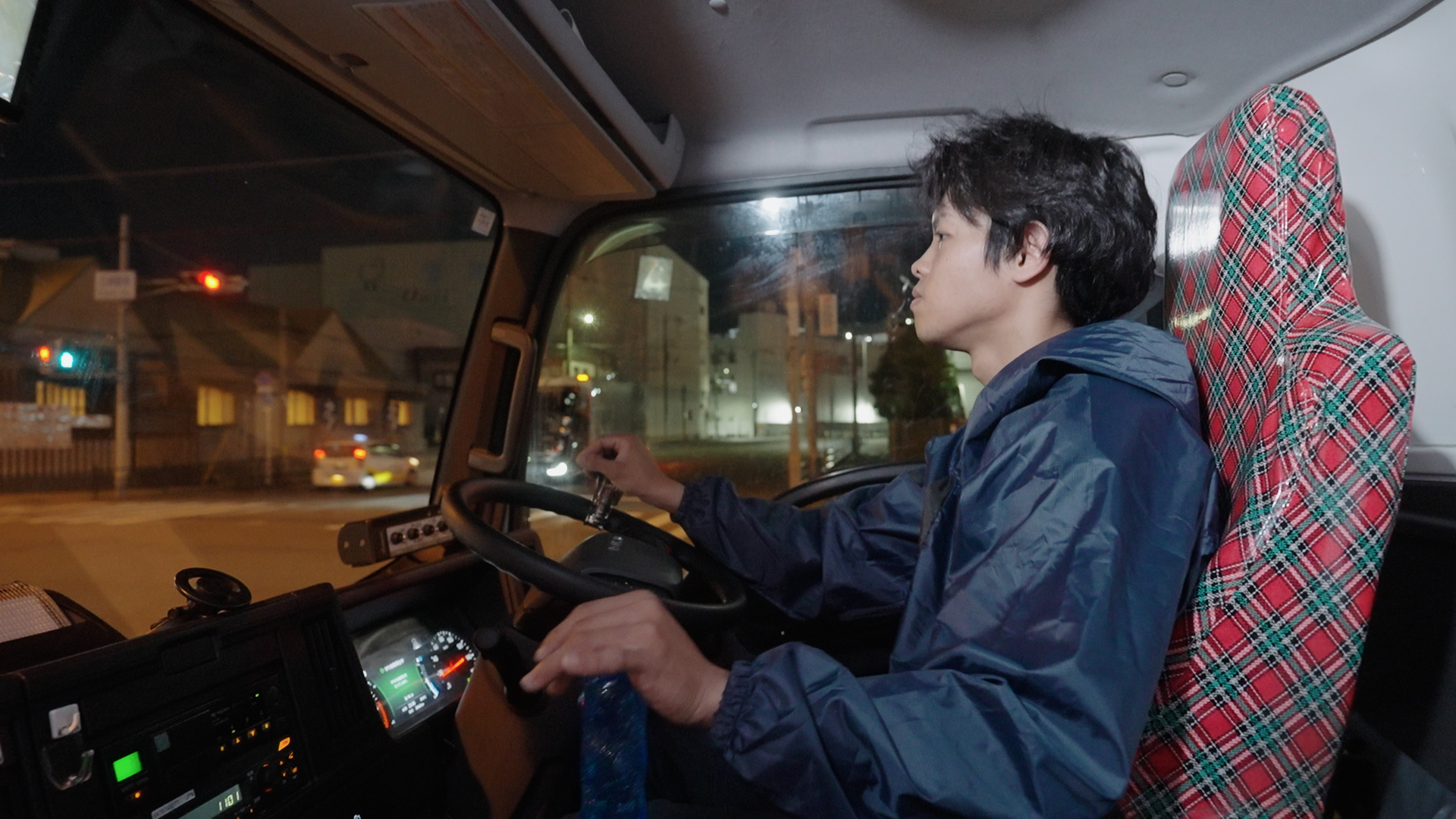 堺市のゴミ回収｜大泉衛生のパッカー車による収集作業