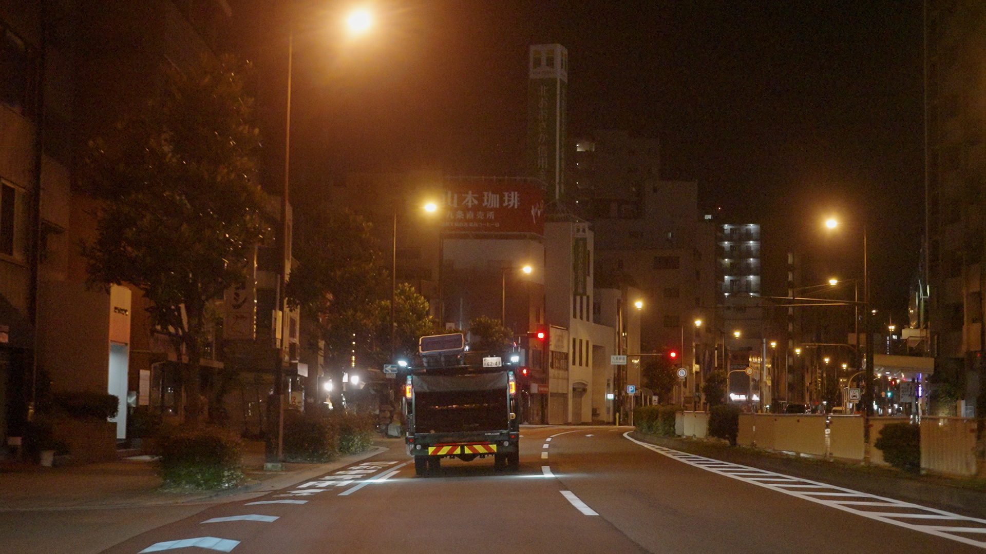 堺市のゴミ回収サービス｜大泉衛生のパッカー車による収集作業