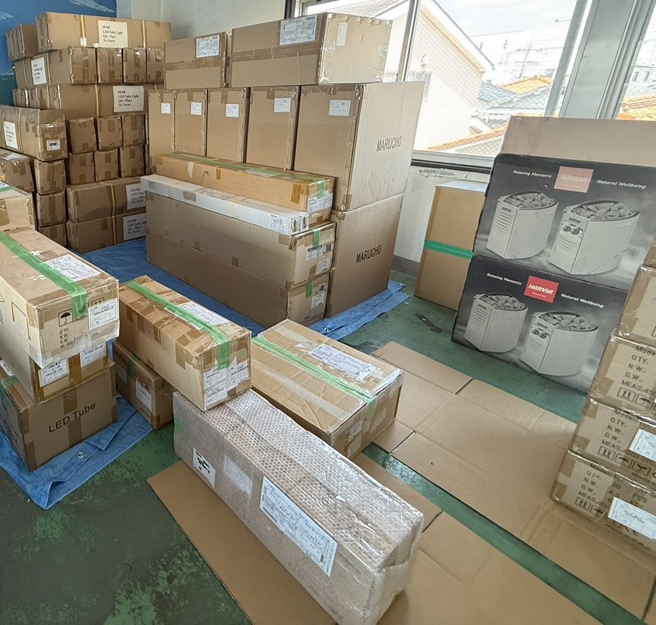 LEDチューブや照明器具など4tダンプ1台分の産業廃棄物